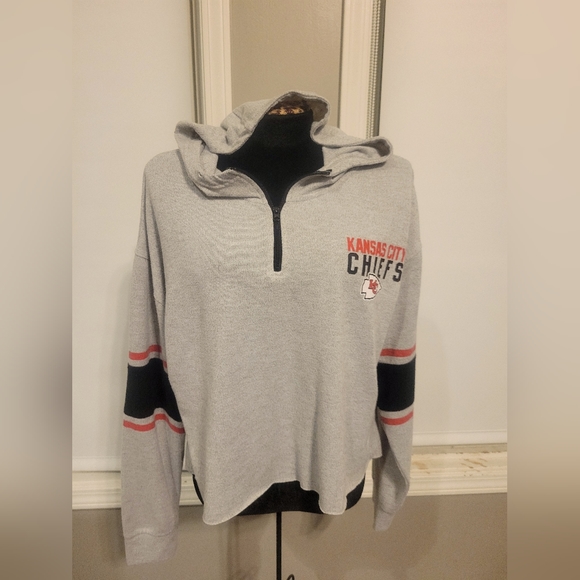 Crop Top - Picture 1 of 2